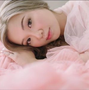 Meet your Posher, Elaine anne